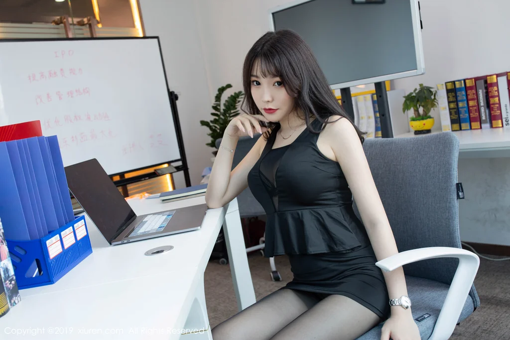[XIUREN] No.1757 Booty - Zhizhi (芝芝) preview 13