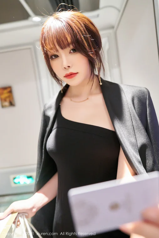 [XIUREN] No.3285 Booty - Zhizhi (芝芝) preview 10