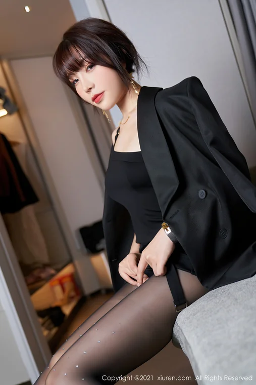 [XIUREN] No.3285 Booty - Zhizhi (芝芝) preview 16