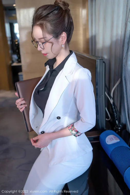 [XIUREN] No.4917 大美媚京 preview 1
