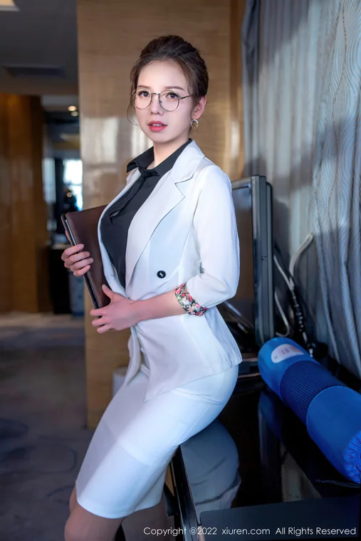[XIUREN] No.4917 大美媚京 preview 8