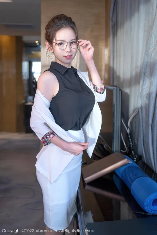 [XIUREN] No.4917 大美媚京 preview 11