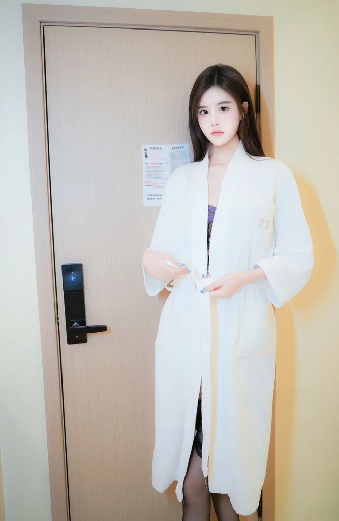 [XR Uncensored] 晚苏susu - R18 秀人网模特 紫色韵味 preview 1