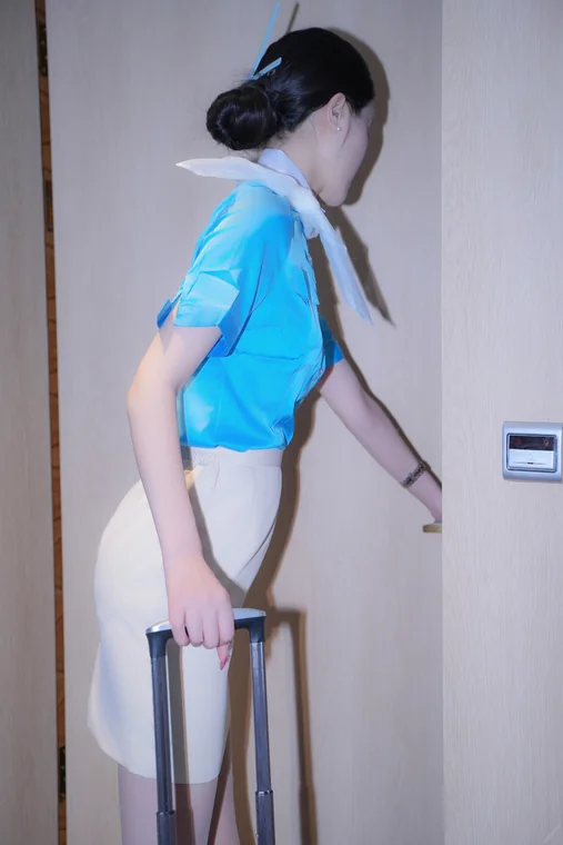[XR Uncensored] 晚苏susu - R18 秀人网模特 蓝衣空姐制服 preview 5