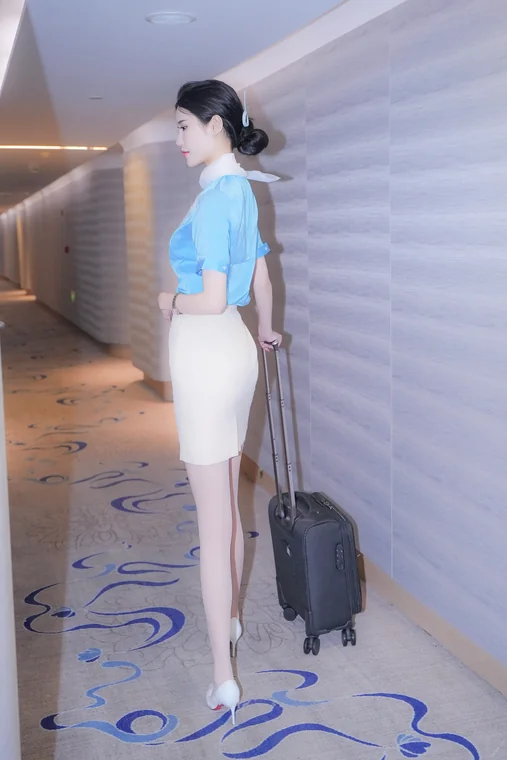 [XR Uncensored] 晚苏susu - R18 秀人网模特 蓝衣空姐制服 preview 8