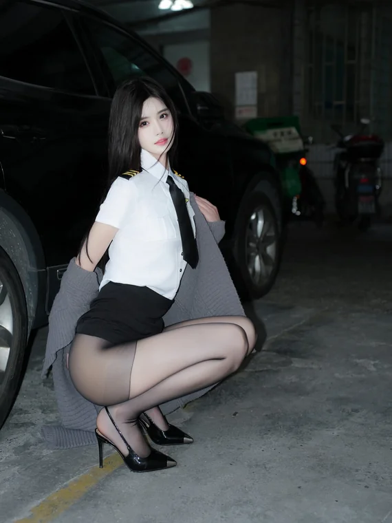 [XR Uncensored] 晚苏susu - R18 秀人网模特 灰色制服 preview 21