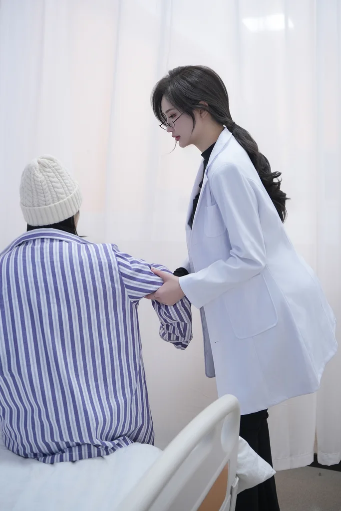 [XR Uncensored] Zhou Yan Xi (周妍希) - 青涩主治医生 preview 15