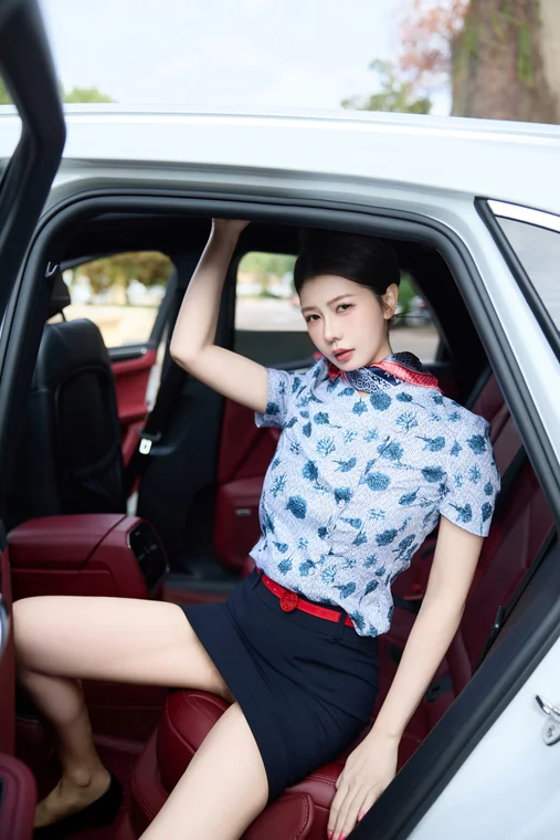 [内购无水印] Yin Tian (尹甜甜sunny) - 秀人网模特 空姐制服 preview 6