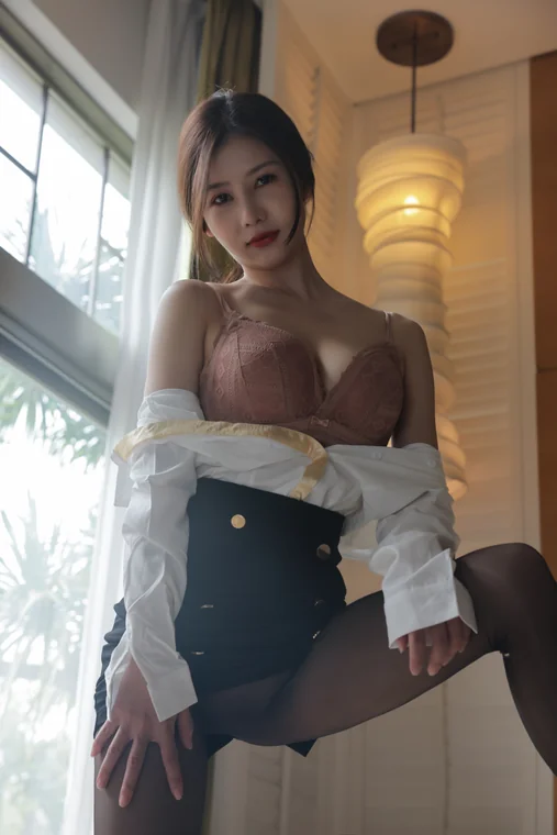 [内购无水印] Yin Tian (尹甜甜sunny) - 秀人网模特 女管家 preview 18