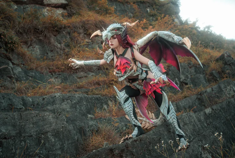 [Coser] Chinese 爆机少女喵小吉 - 曙光爵银龙 拟人 preview 5