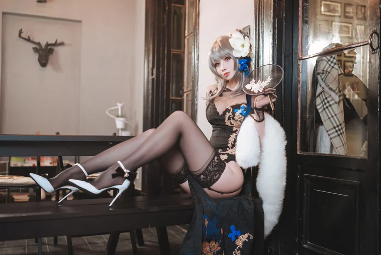 [Coser] rioko凉凉子 Vol.066 瑰丽的执勤人 preview 2