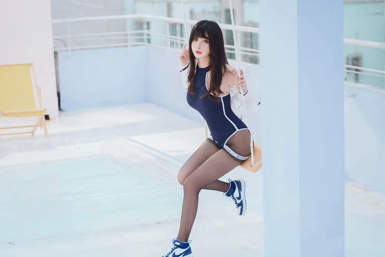 [Coser] rioko凉凉子 Vol.072 天台竞泳 preview 1