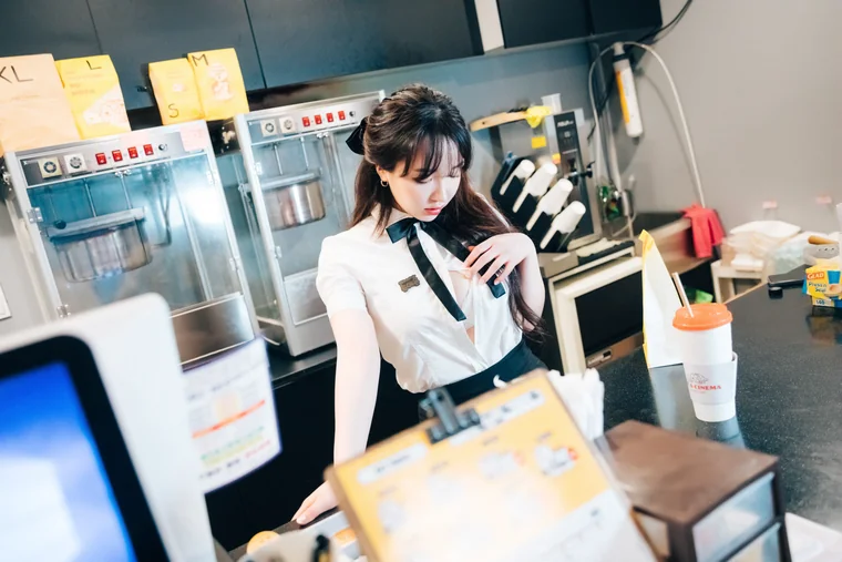 [Loozy] Son Ye-Eun (손예은) - Ticket Girl preview 8