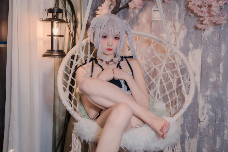 [Coser] Chinese 五更百鬼 - 圣女 吊带黑丝 preview 1